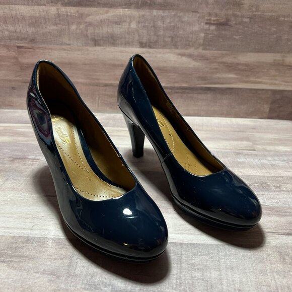 Clarks Womens Navy Patent Leather Cushion Heel Pumps Size 7M - Picture 1 of 13